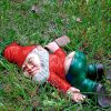 1pc Drunken Garden Gnome Statue; 5.91inch Resin Garden Gnome Crafts; Garden Decoration; Creative Garden Statue Decor; Weatherproof Funny Garden Gnome